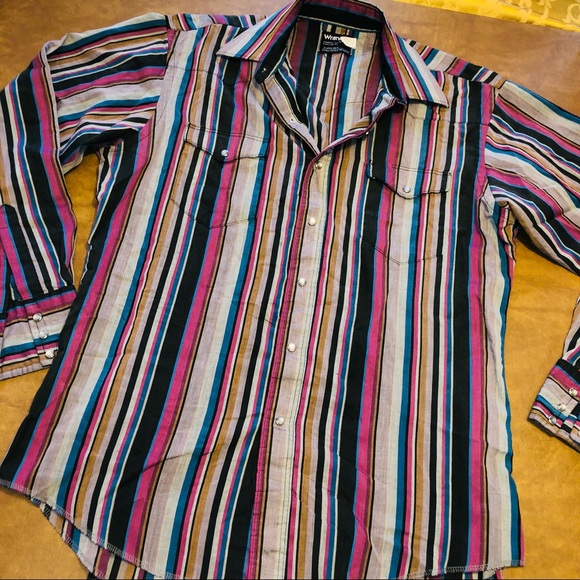 Wrangler Other - Vintage wrangler men’s button down western shirt 16.5/35 x long tails